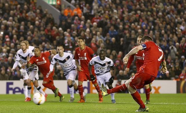 B体育-德甲劲旅全队状态低迷，战术频频失误