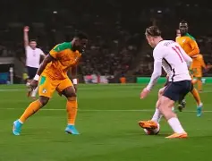 B体育-顶级球星联手作战，共同谱写胜利交响曲的简单介绍