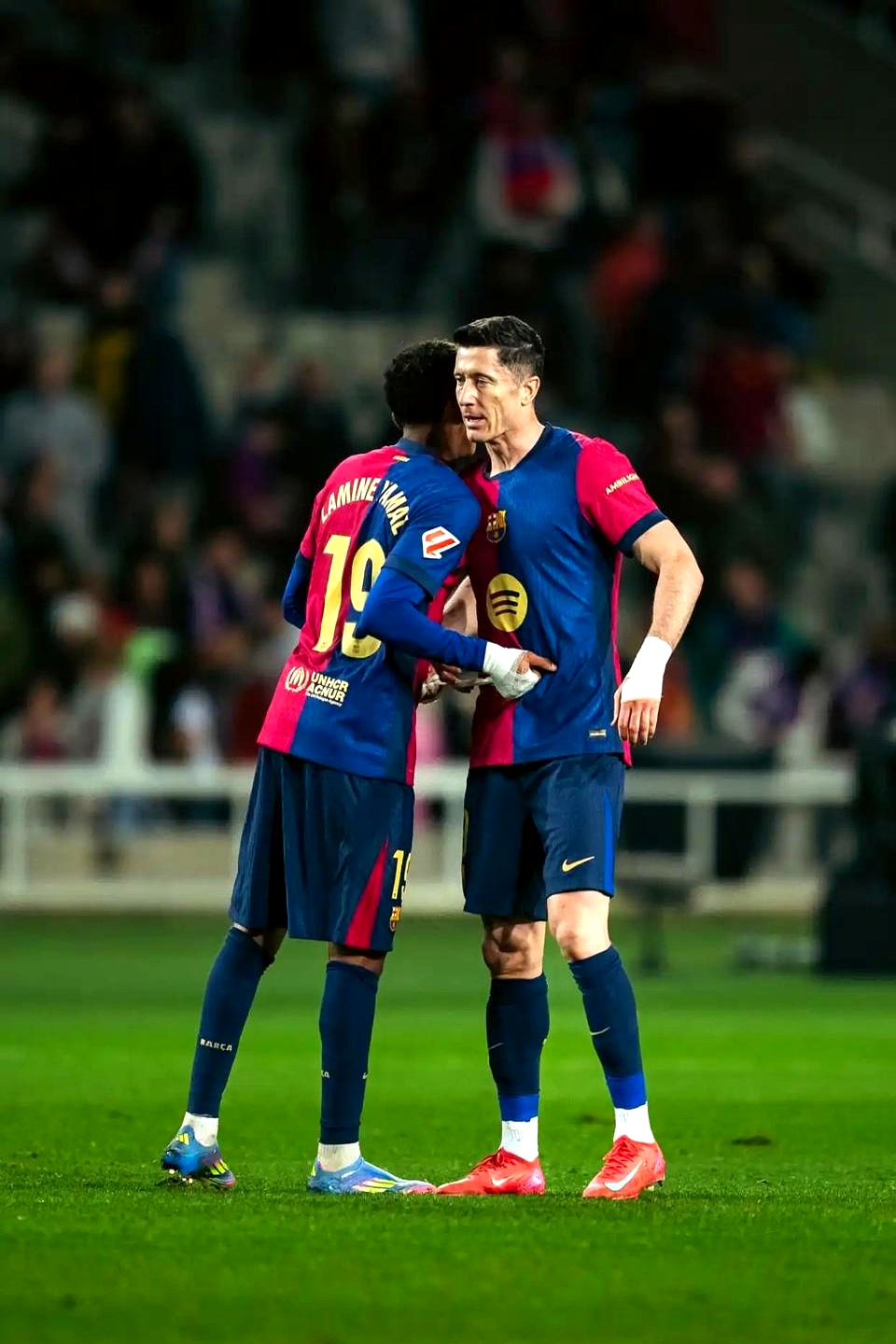 B体育-巴萨主场惜败，欧冠席位恐有动摇